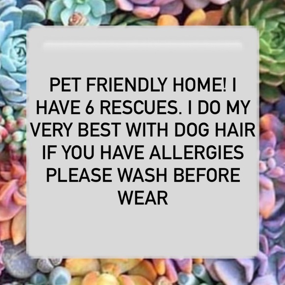 WELCOME TO MY CLOSET! - Picture 2 of 8